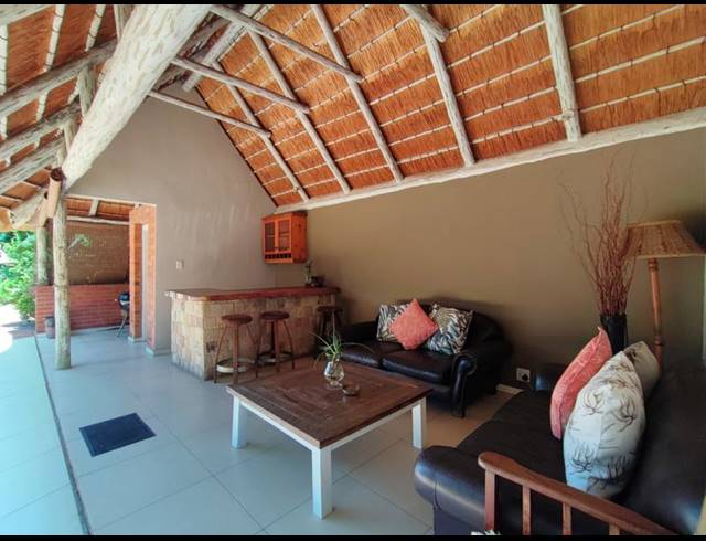 14 BEDROOM HOUSE FOR SALE IN TOWN HILL